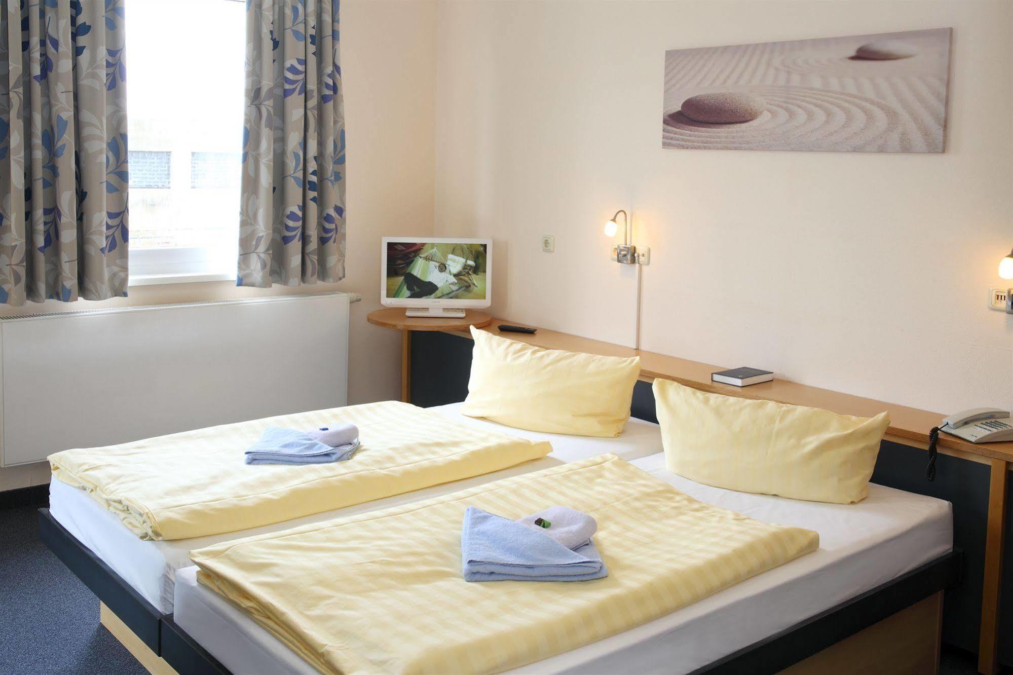 Vch Hotel Greifswald Buitenkant foto